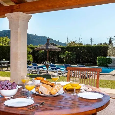 Charming 3 Bedroomn With Pool In By Renthousing Holiday home