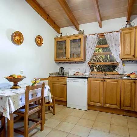 Charming 3 Bedroomn With Pool In By Renthousing Сasa de vacaciones