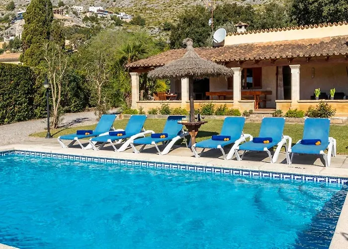 Dom wakacyjny Charming 3 Bedroomn With Pool In By Renthousing Pollensa