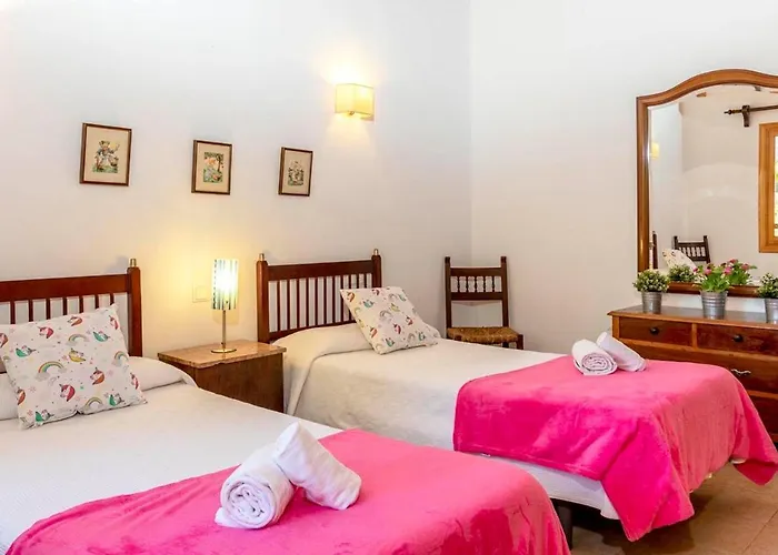 Charming 3 Bedroomn With Pool In By Renthousing * Pollensa