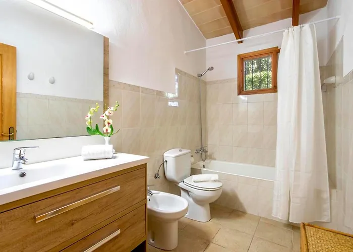 Charming 3 Bedroomn With Pool In By Renthousing