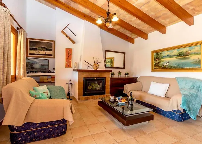 Charming 3 Bedroomn With Pool In By Renthousing Dom wakacyjny Pollensa